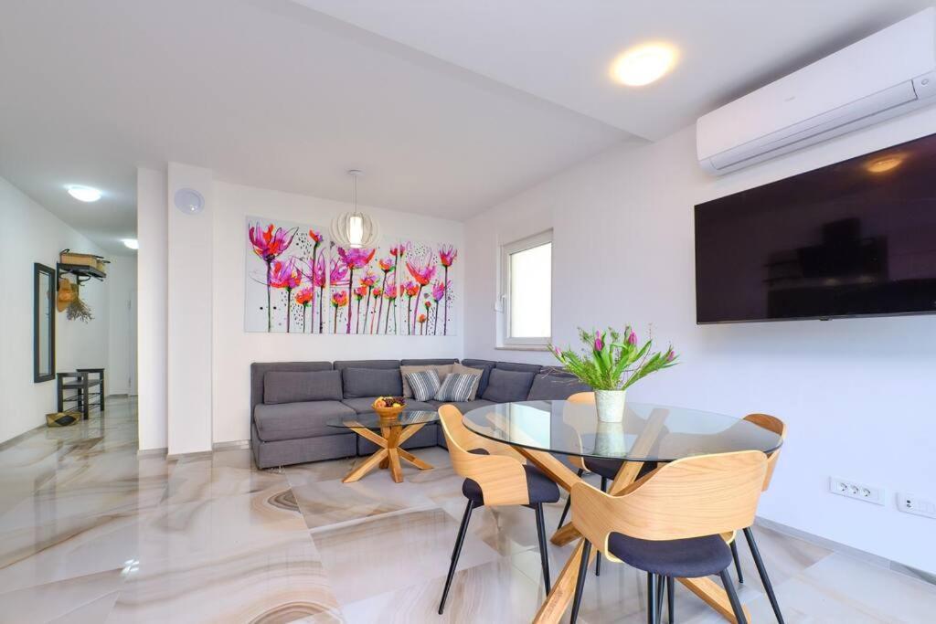 Apartments Olea มาลีโลชินจ์ ภายนอก รูปภาพ
