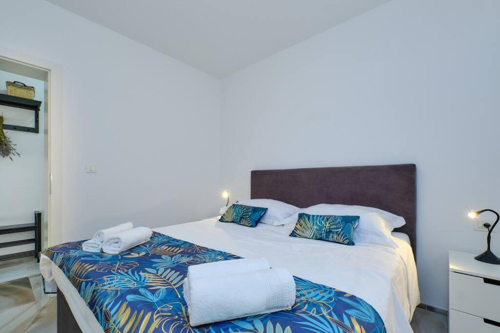 Apartments Olea มาลีโลชินจ์ ภายนอก รูปภาพ