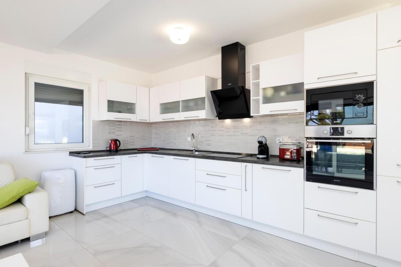 Apartments Olea มาลีโลชินจ์ ภายนอก รูปภาพ